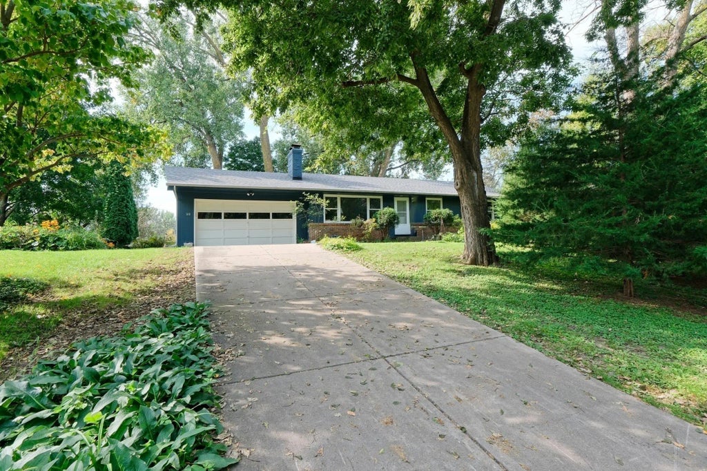 148 Ridgeview Lane E, Wayzata