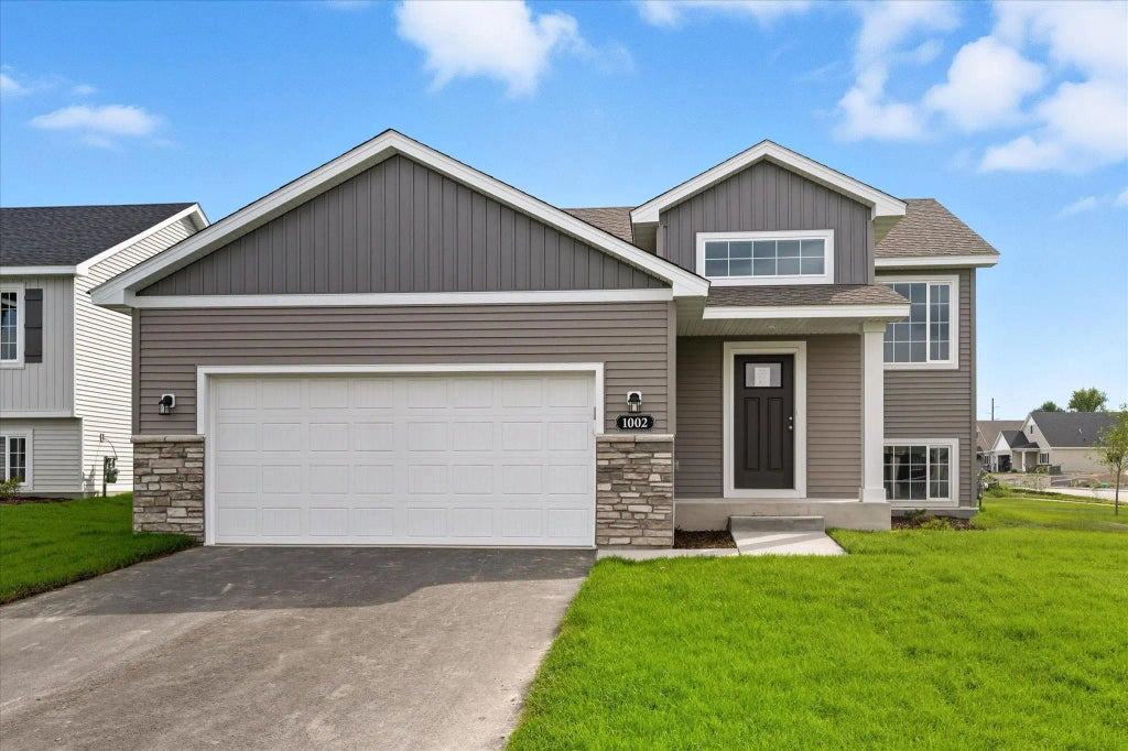 1002 Brandenburg Circle, Waverly