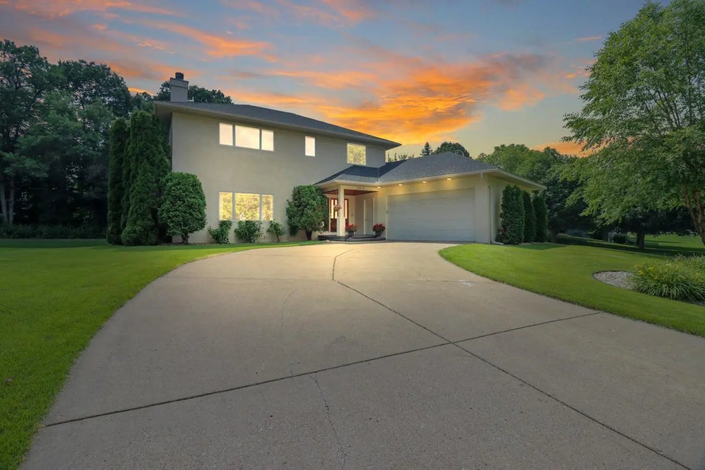 10535 Forestview Circle N, Champlin