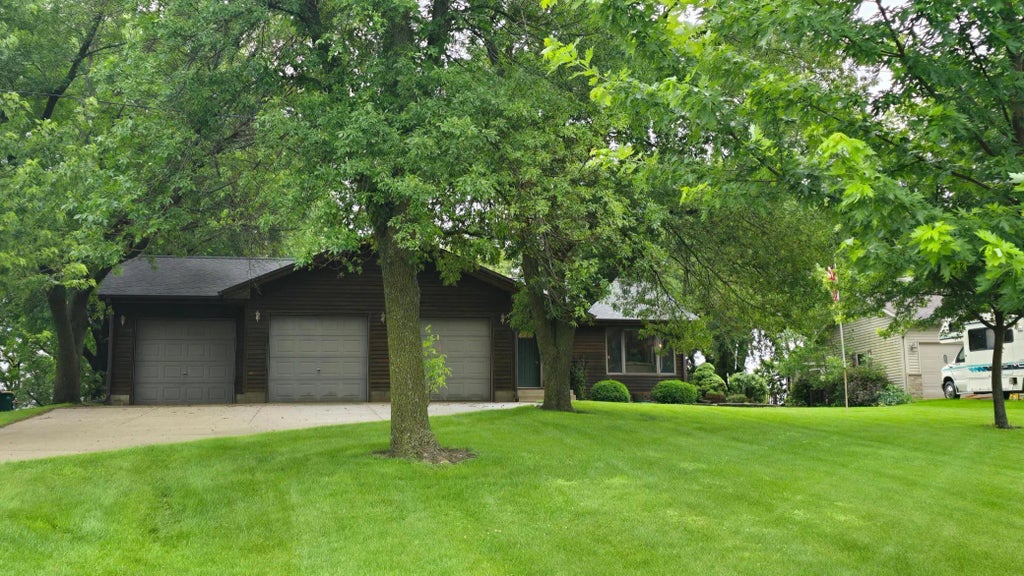 2145 Kenneth Drive, Albert Lea