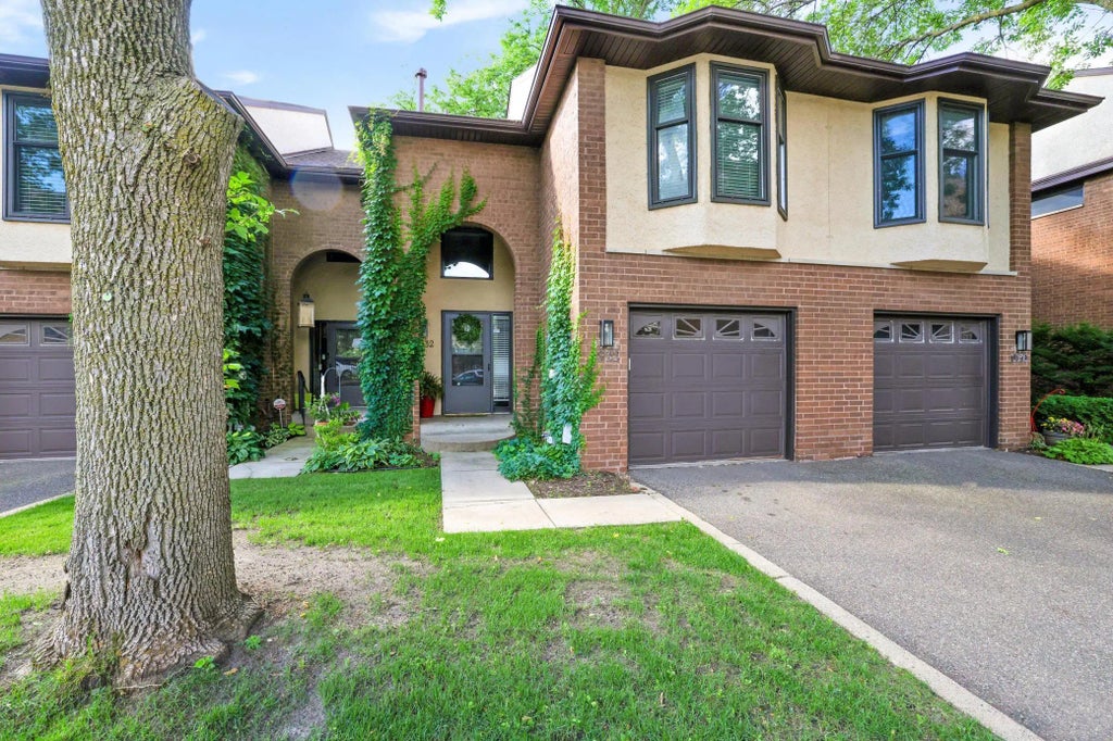 1932 Dupont Avenue S, Minneapolis