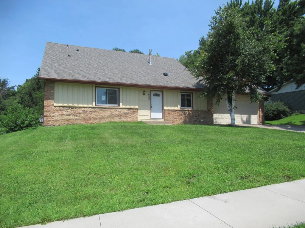 6567 133rd Street W, Apple Valley