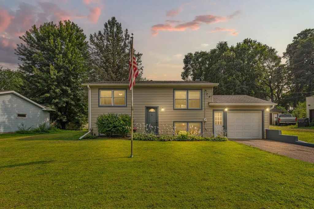 1825 Ladonna Lane, Faribault