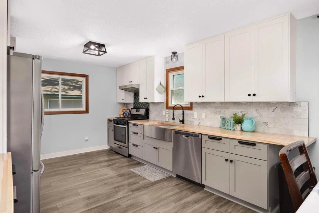 20450 Dodd Boulevard, Lakeville