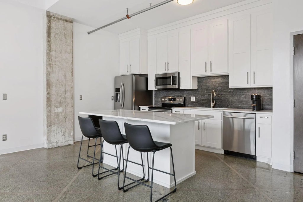 350 Saint Peter Street 908, Saint Paul