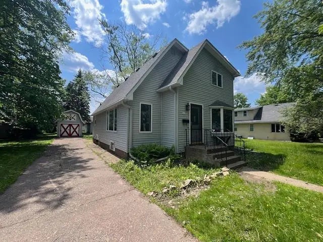 241 South Street W, Amery