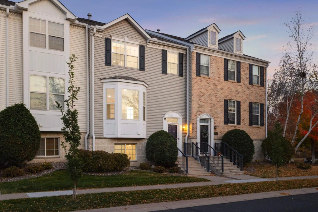 15729 Porchlight Lane, Eden Prairie