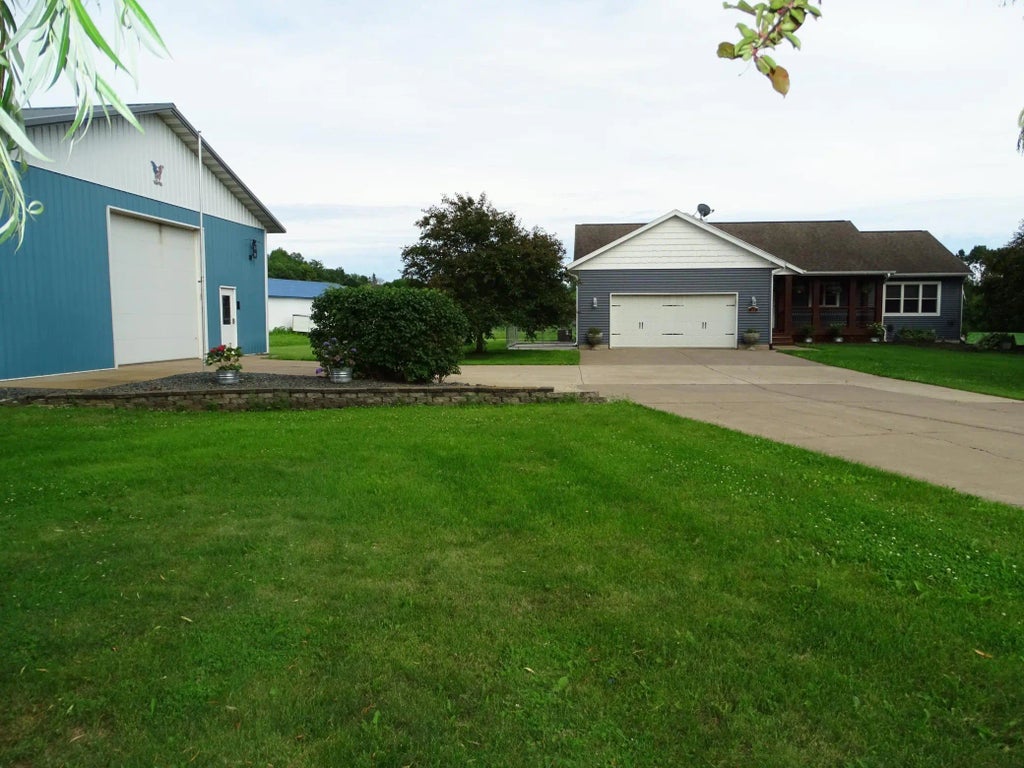 568 N Midway Road, Menomonie