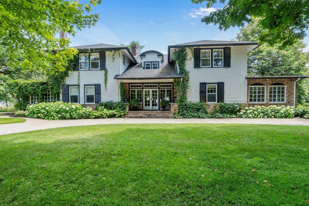 3307 N Nokomis Ne, Alexandria