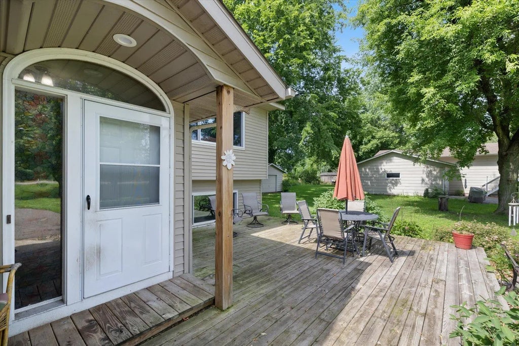 428 Riverview Drive, Monticello