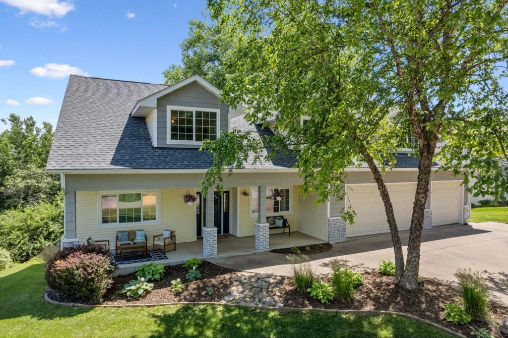 271 E Garvin Heights Road, Winona