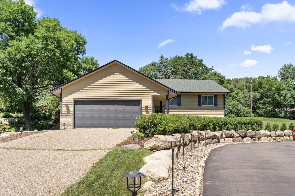 8508 Park Knoll Circle, Bloomington