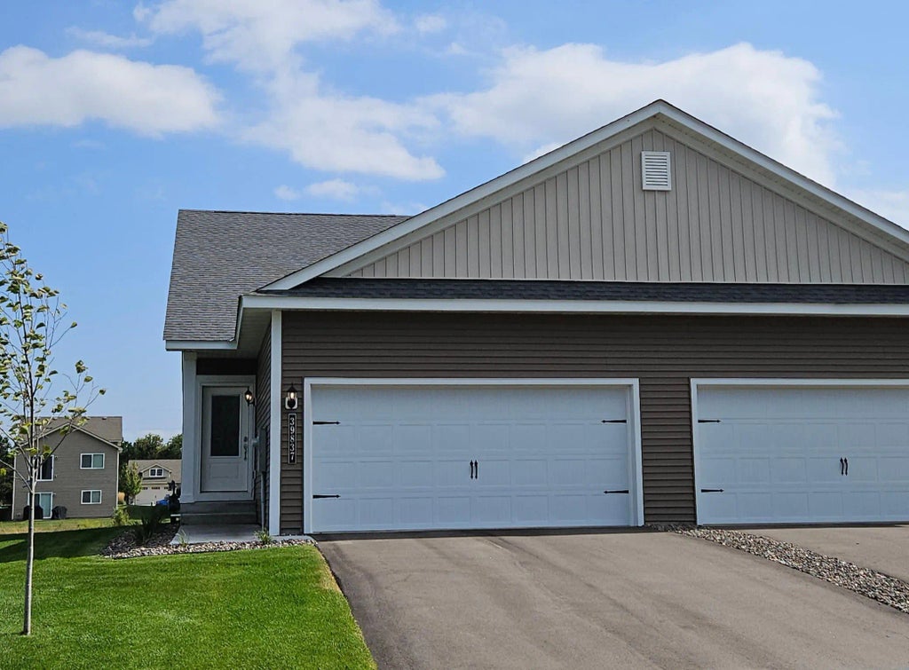 39773 Fallbrook Avenue, North Branch