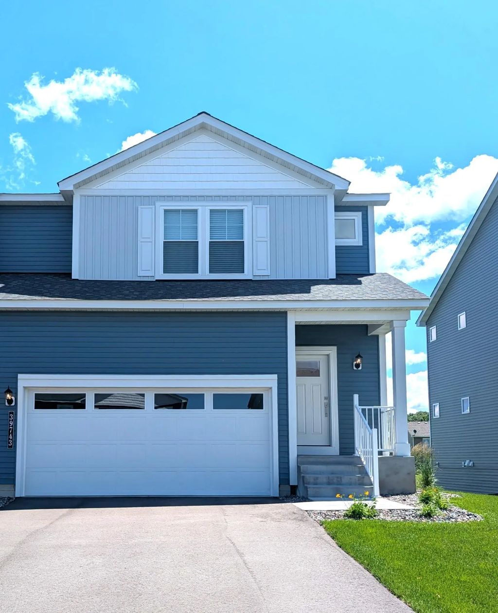39743 Fallbrook Avenue, North Branch