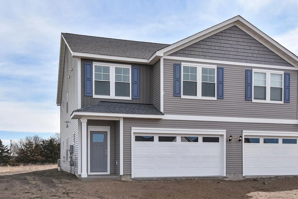 39726 Fallbrook Avenue, North Branch