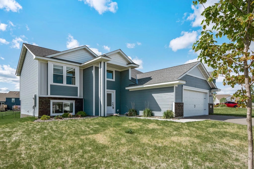 18872 Fillmore Street Nw, Elk River