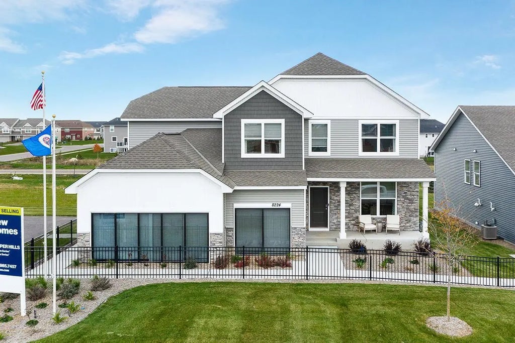 8224 Saddle Trail, Woodbury