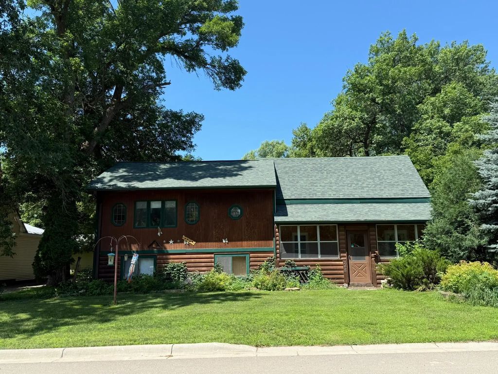 248 N 4th Street N, Dawson