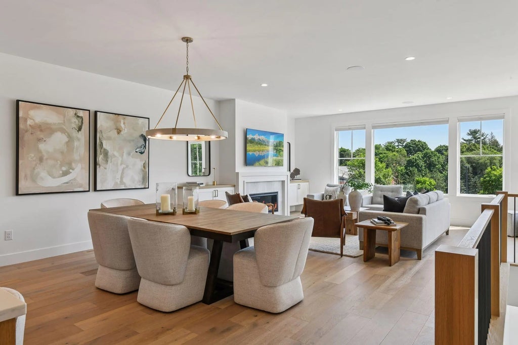 5651 Buffington Lane, Shorewood