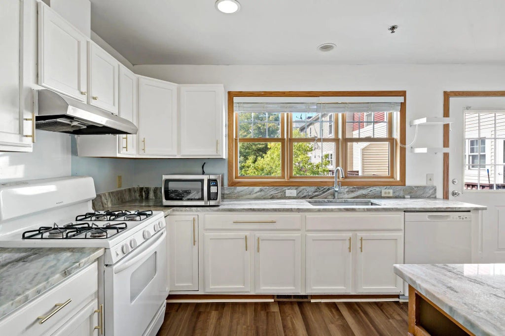 2402 16th Avenue S, Minneapolis