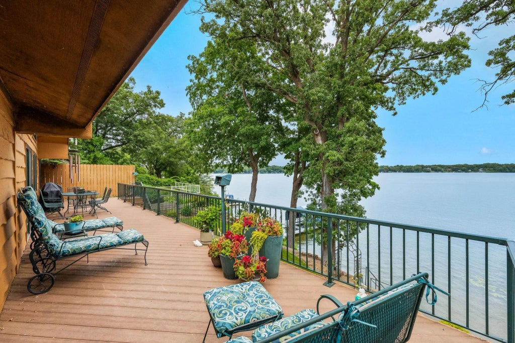 1848 Shorewood Lane, Mound