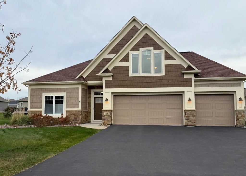 8824 Upper 7th Place N, Lake Elmo