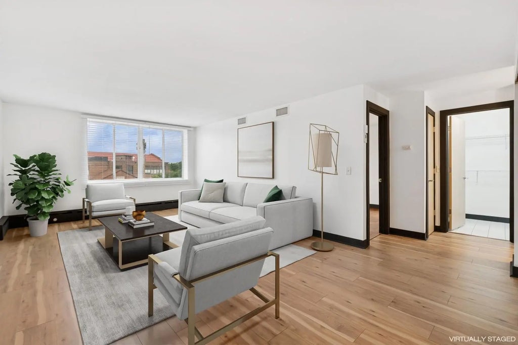 2800 W 44th Street 401, Minneapolis