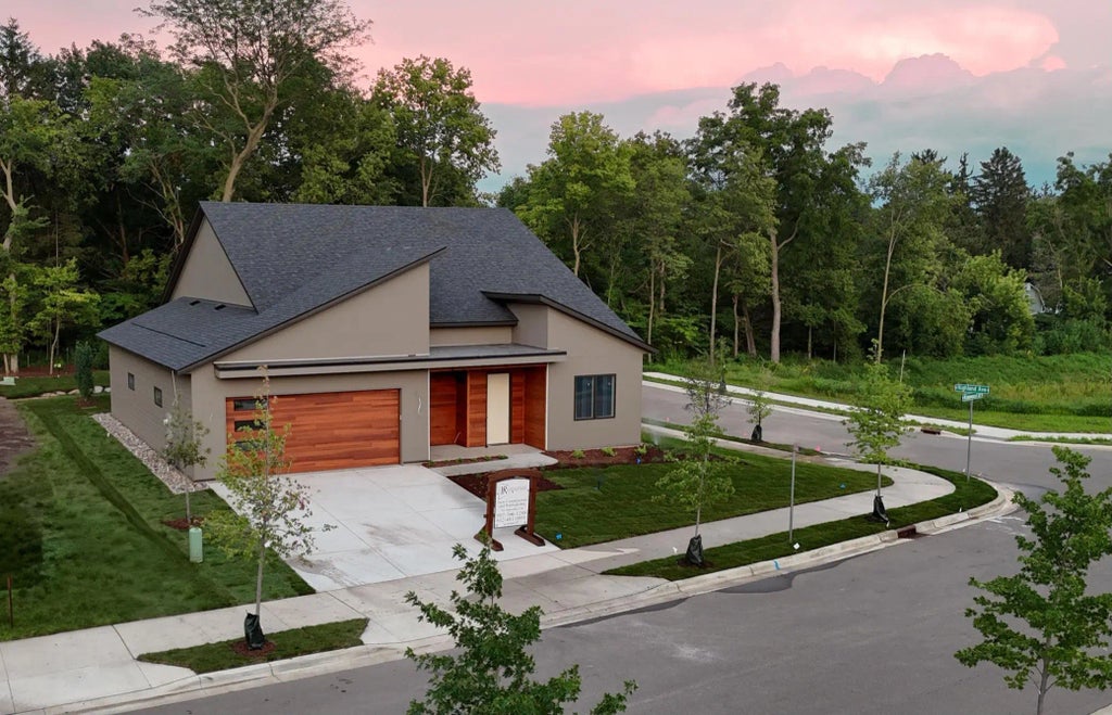 600 Kraewood Drive, Northfield