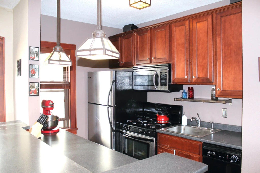 1812 Clinton Avenue 303, Minneapolis