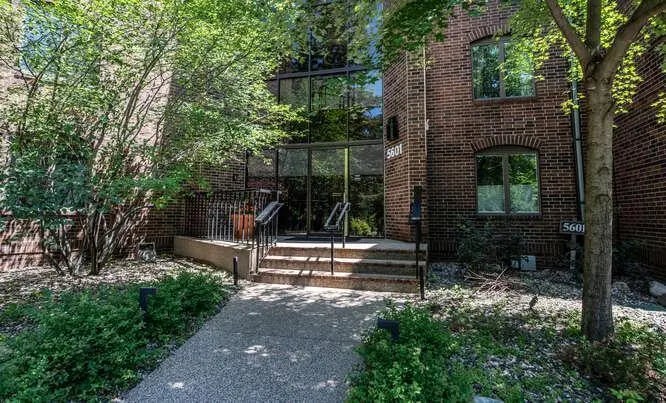 5601 Dewey Hill Road 211, Edina
