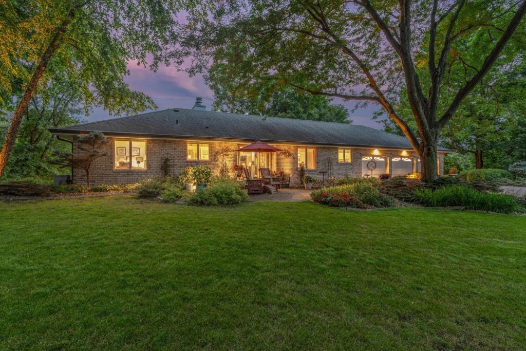 481 Peavey Lane, Wayzata
