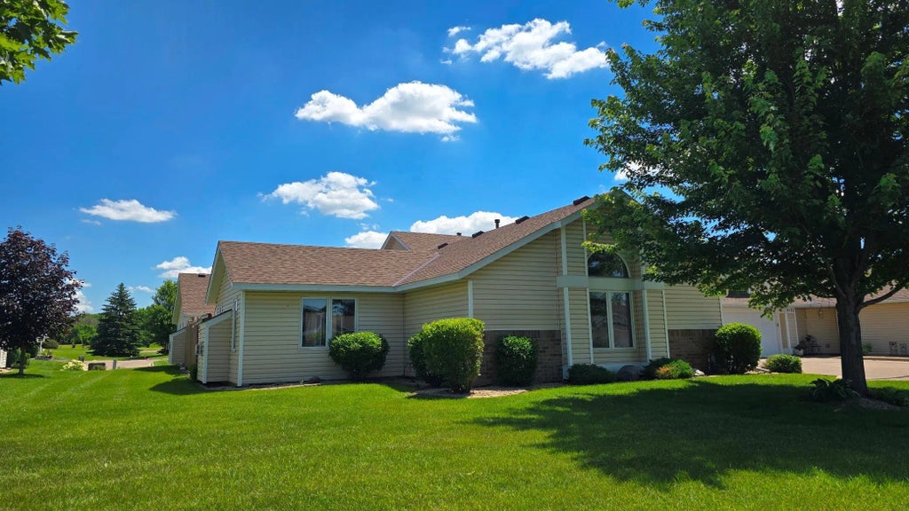 9136 Windsor Terrace, Brooklyn Park