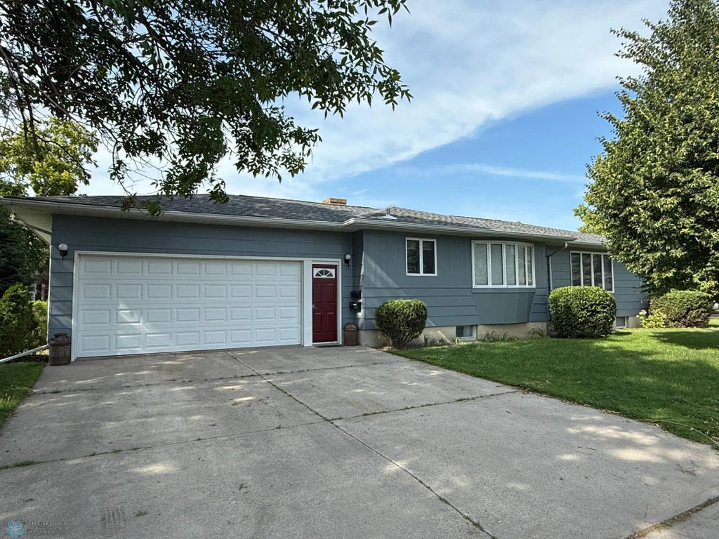 201 5th Street W, Ada