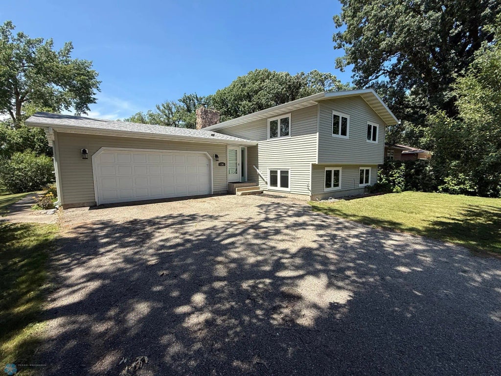 1303 Duluth Avenue N, Thief River Falls