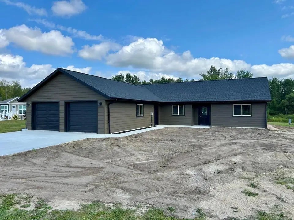 411 Russ Parta Drive, New York Mills