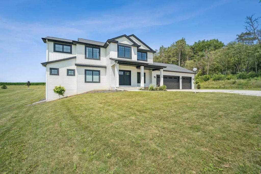 79275 267th Street, Frankford Twp