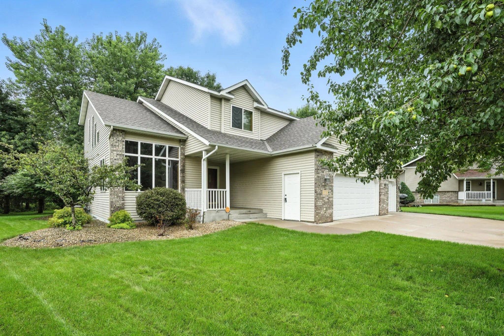 93 10th Street S, Sartell