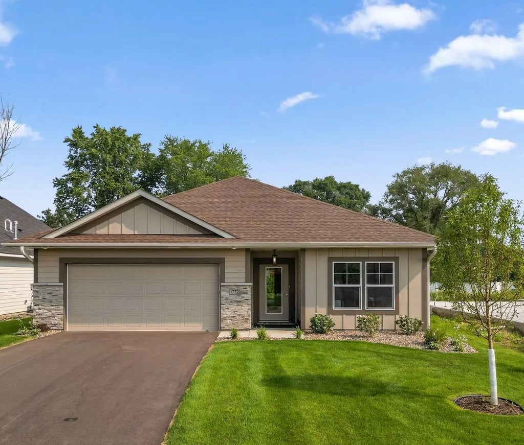 17729 Everest Avenue, Lakeville