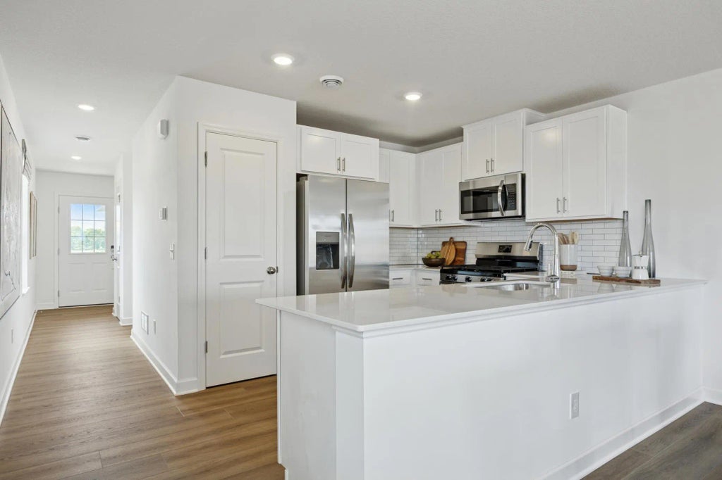 4792 218th Street W, Farmington