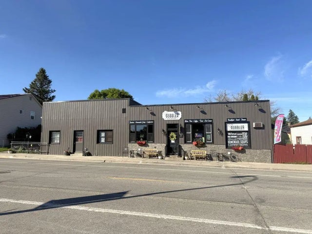 108 E Main Avenue, Frazee