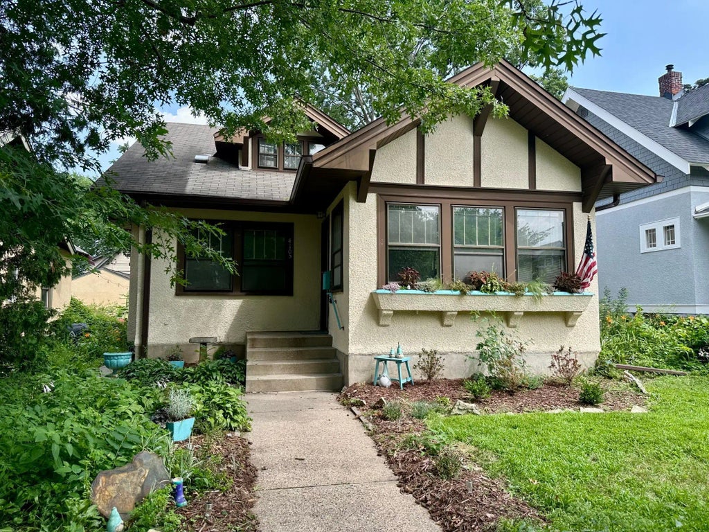 4105 Columbus Avenue, Minneapolis
