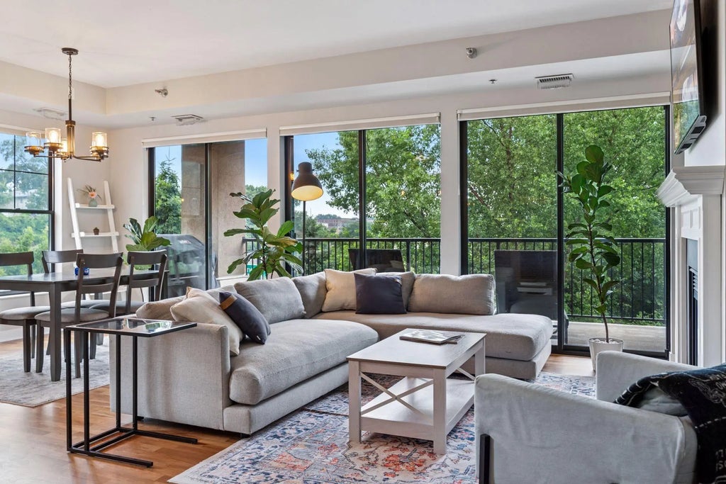 317 Groveland Avenue 305, Minneapolis