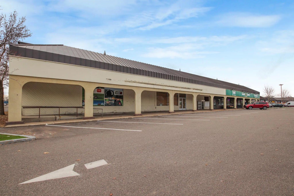 2118 Veterans Dr, Saint Cloud