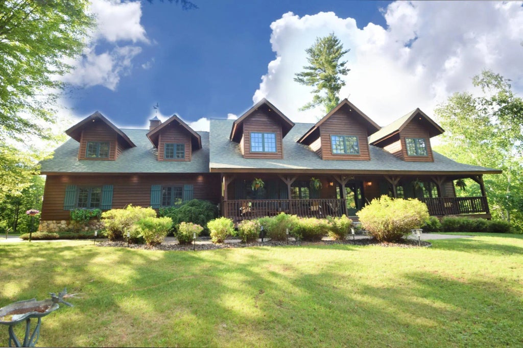 7460 Jordan Buck Trail, Danbury