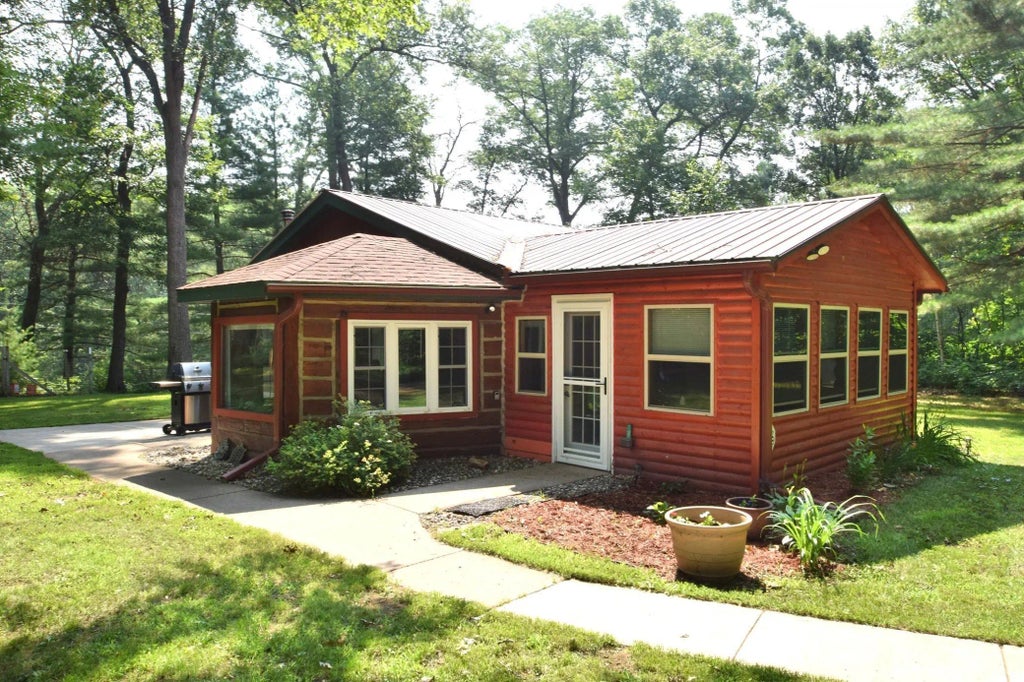 24904 Leghorn Drive, Siren