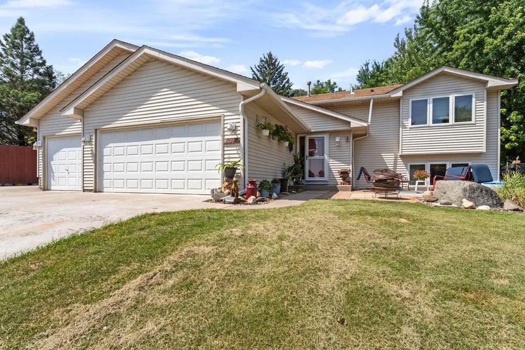 18307 Euclid Street, Farmington