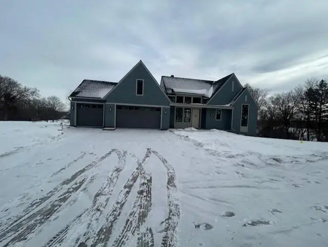 2682 Lakeview Court, Little Canada