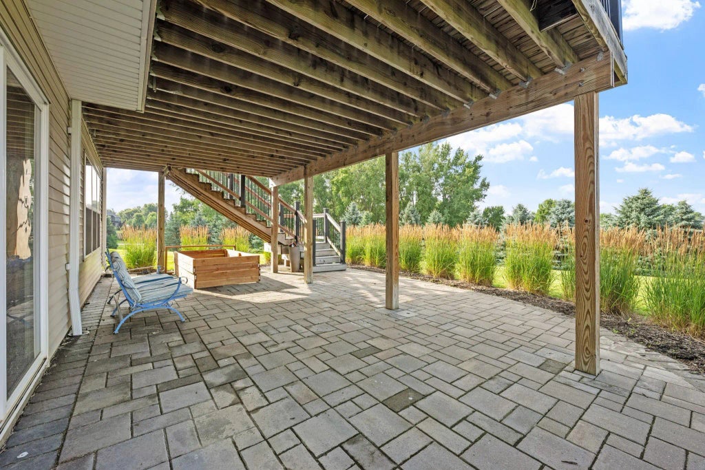 19727 Hazel Nut Court, Lakeville