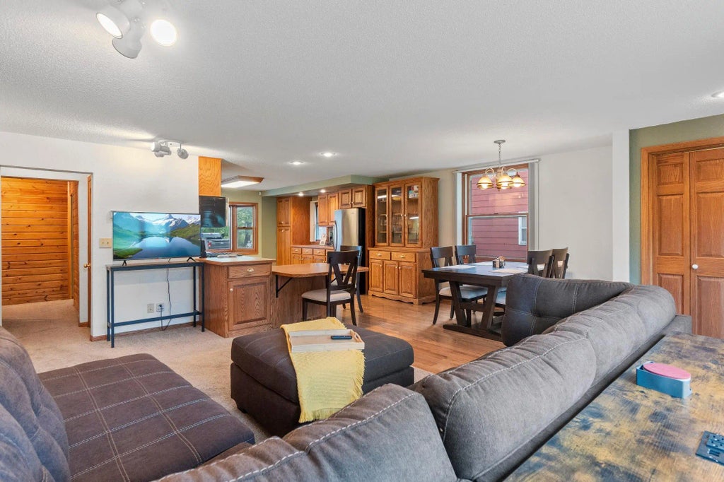 910 E Evergreen Street, Isle