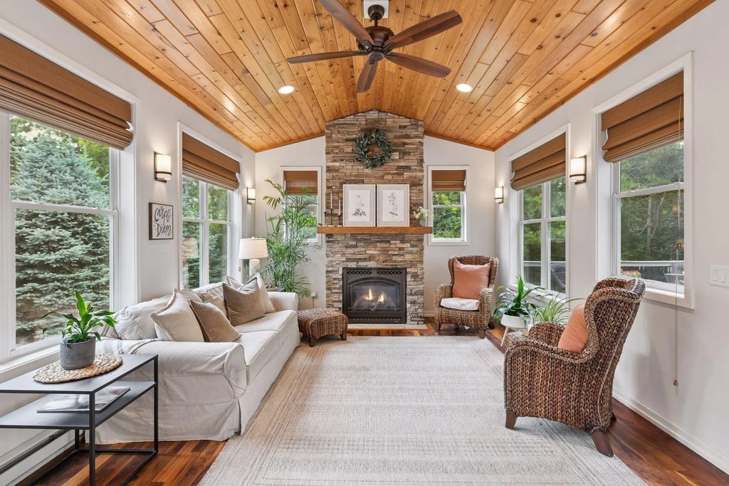 18052 Cole Court, Eden Prairie